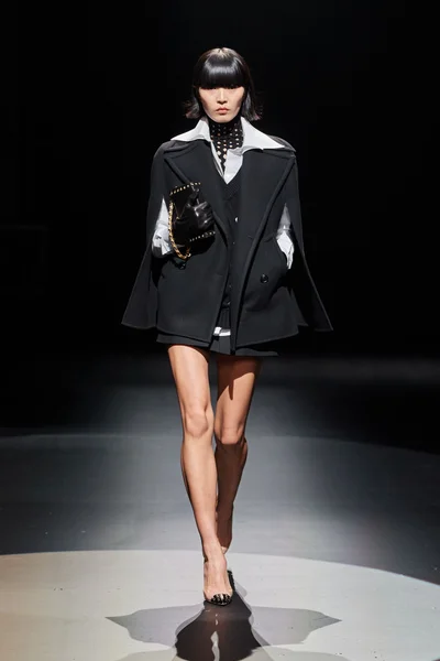 Look 1